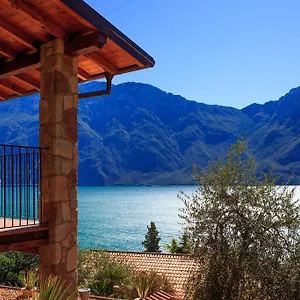 https://hotel-la-gardenia-villa-oleandra.it-lombardy.com